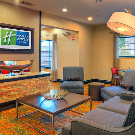 Holiday Inn Express And Suites Granbury By Ihg Exterior foto